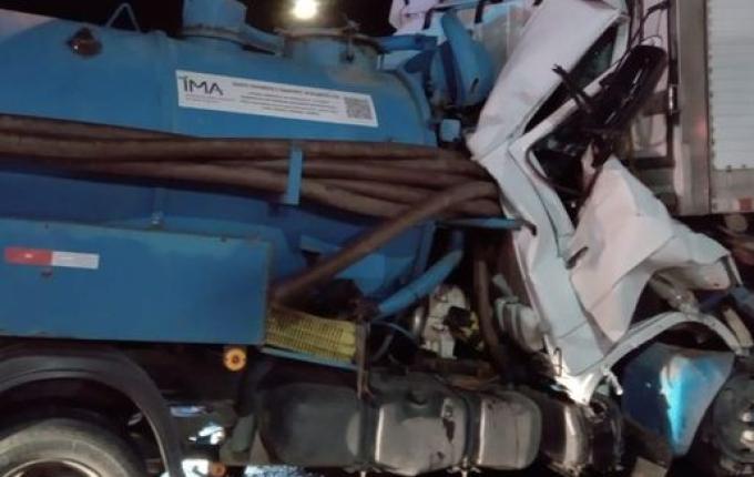 Jovem sofre politraumatismo e morre encarcerado entre caminhões em SC