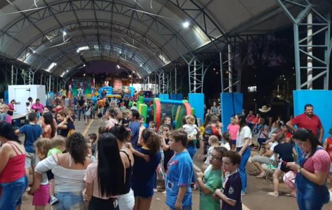 Mais de 500 crianças participam da programação especial de Páscoa em Paraíso