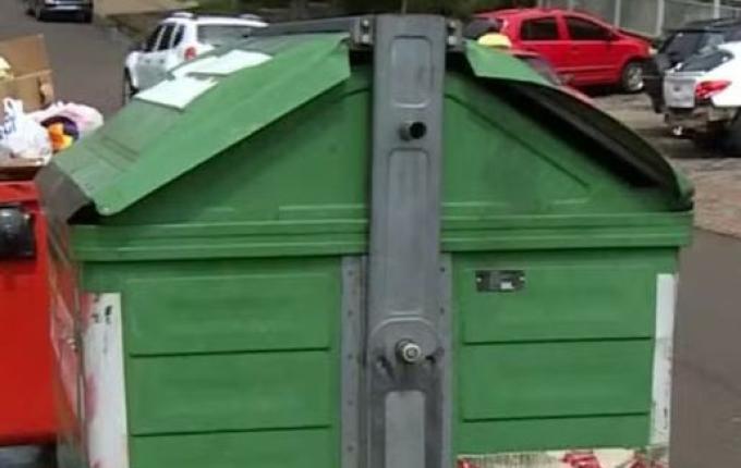 Polícia encontra corpo em lixeira e prende três homens em SC