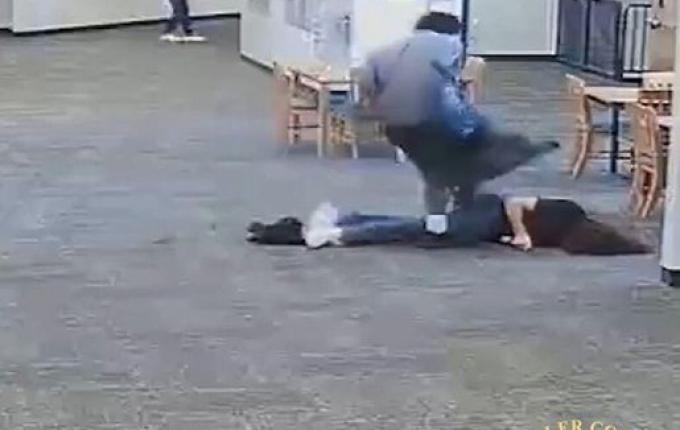 Aluno espanca e deixa professora inconsciente depois de ter videogame retirado durante aula
