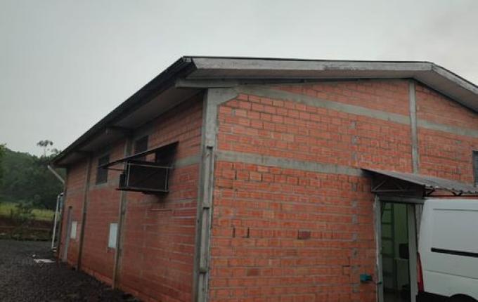 Fábrica de embutidos é atingida por incêndio em Guarujá do Sul