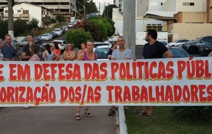 Sindicatos fazem protesto contra medidas do governo estadual