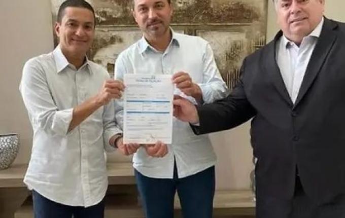 Governador Carlos Moisés se filia ao Republicanos