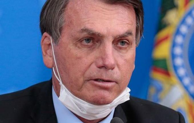 Controladoria-Geral da União derruba sigilo sobre cartão de vacina de Bolsonaro