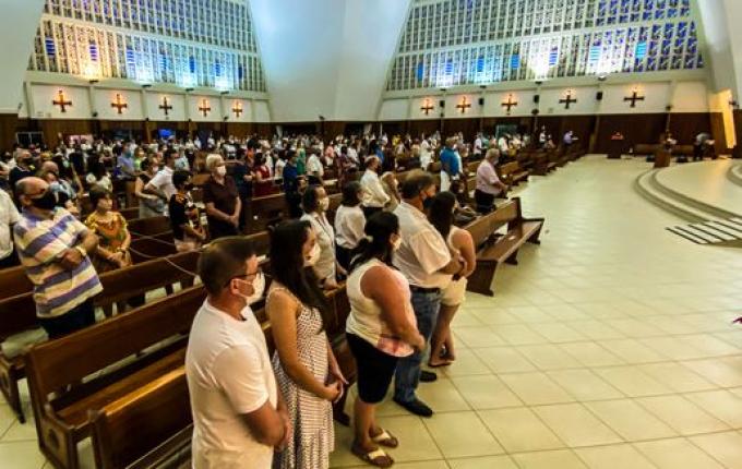 SMO: Celebração de final de ano leva fiéis para Igreja Matriz