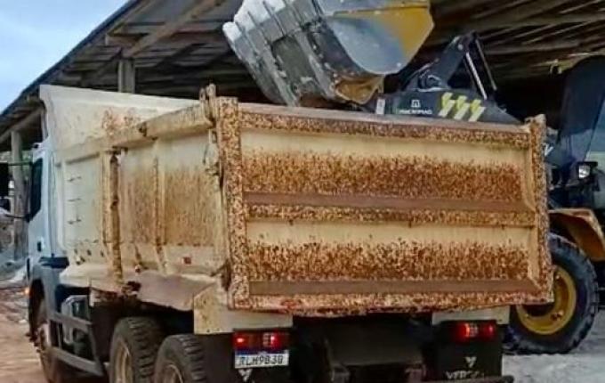 Descanso inicia entrega de calcário para agricultores