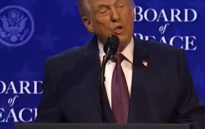 Trump anuncia tarifa global de 15% após derrota na Suprema Corte