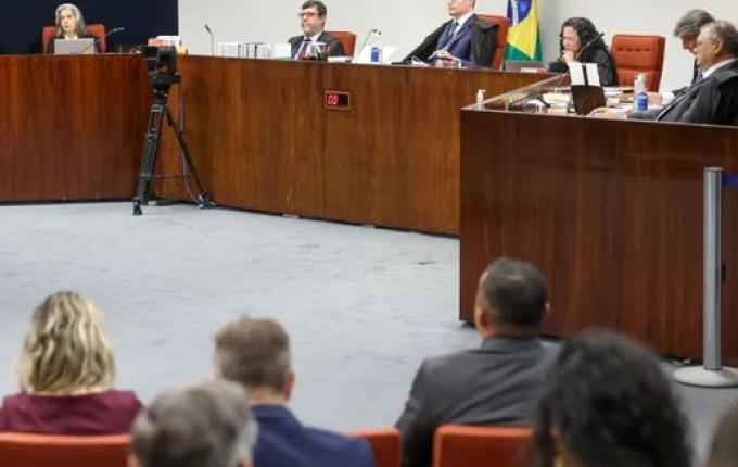 STF retoma hoje julgamento do plano de golpe com defesa de Bolsonaro