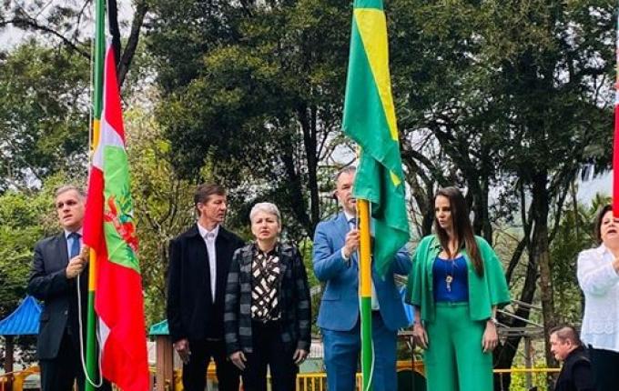 ITAPIRANGA: Desfile de Sete de Setembro reúne grande público; fotos