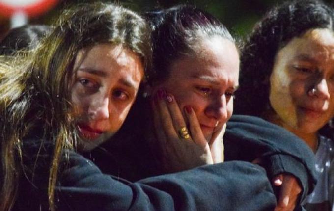 VÍDEO: manifestação pela morte de jovem é marcada por fortes emoções