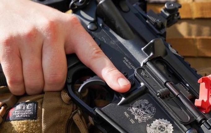 SC tem queda em roubos, furtos e homicídios, mas violência doméstica e mortes em confrontos sobem