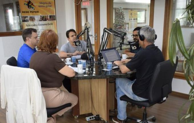 OUÇA: Peperi Debates discute o uso do celular nas escolas