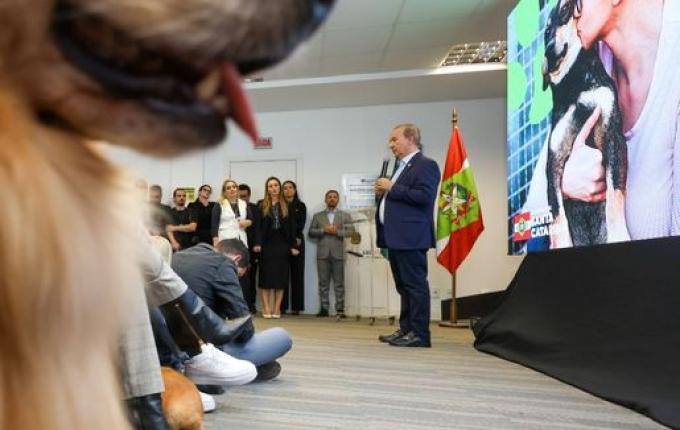 Governo do Estado inicia repasses a municípios do programa Pet Levado a Sério