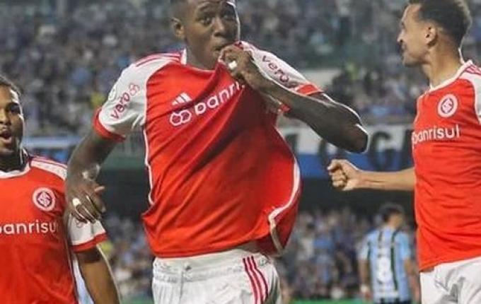 Inter vence Gre-Nal fora do RS e mantém Grêmio no Z4 do Brasileirão