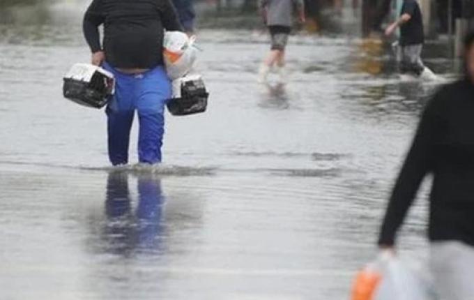 Mais de 2,6 mil pessoas estão fora de casa no RS devido às fortes chuvas
