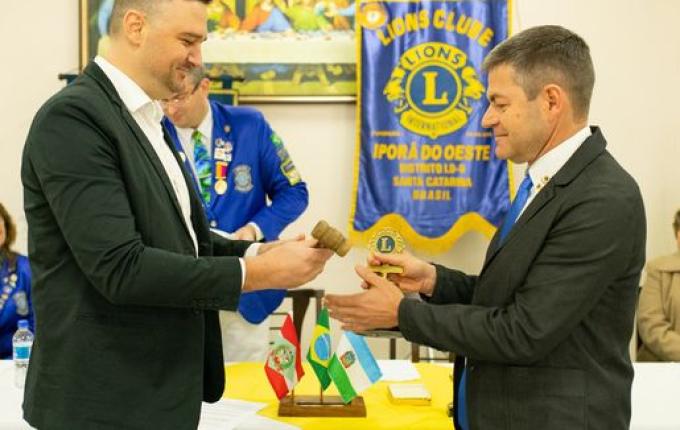 Lions Clube Iporã empossa nova diretoria para o ano leonístico 2023/2024