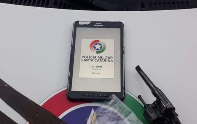 Desentendimento após venda de arma acaba em briga e prisões