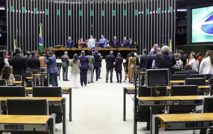 Santa Catarina pode ganhar quatro deputados com nova proposta na Câmara