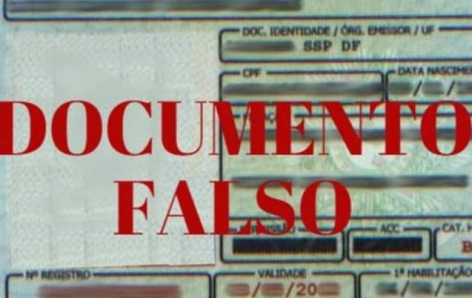 Jovem é preso por conduzir moto com CNH falsa