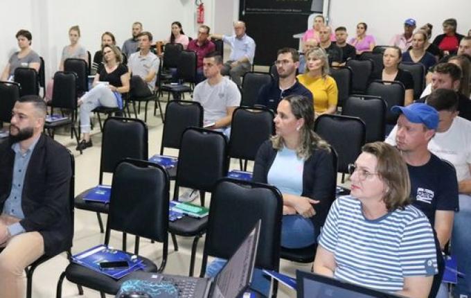 Capacitação sobre a nova Lei de Licitações é realizada em Iporã do Oeste