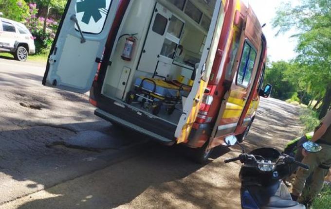 Homem sofre ferimentos em queda de motocicleta no interior