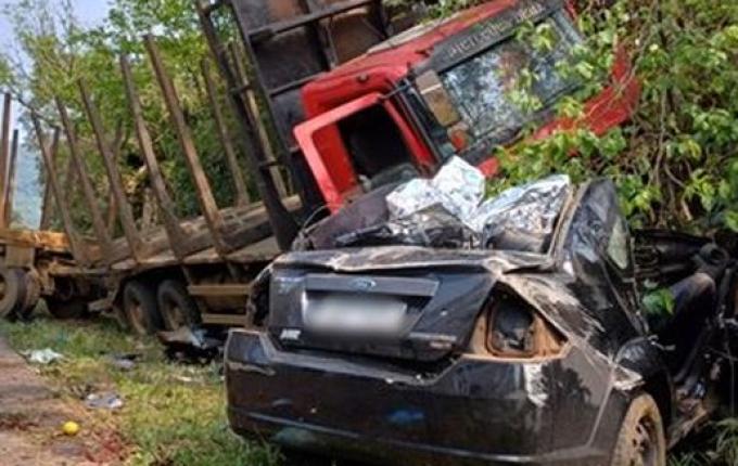 Cinco pessoas da mesma família da região morrem em acidente na BR-280