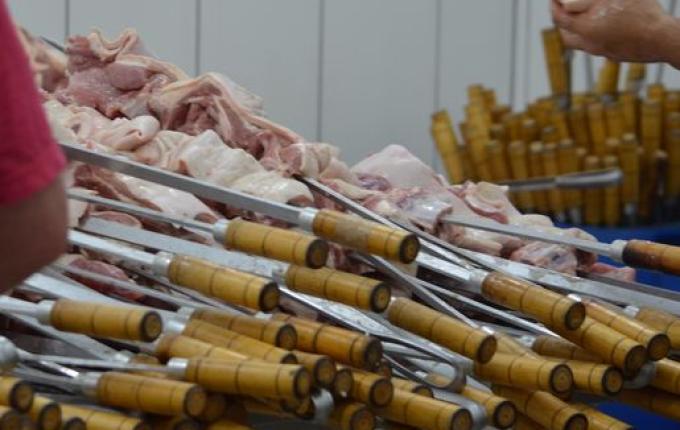 Igreja Matriz comercializa mais de 850KG de churrasco na Festa do Padroeiro