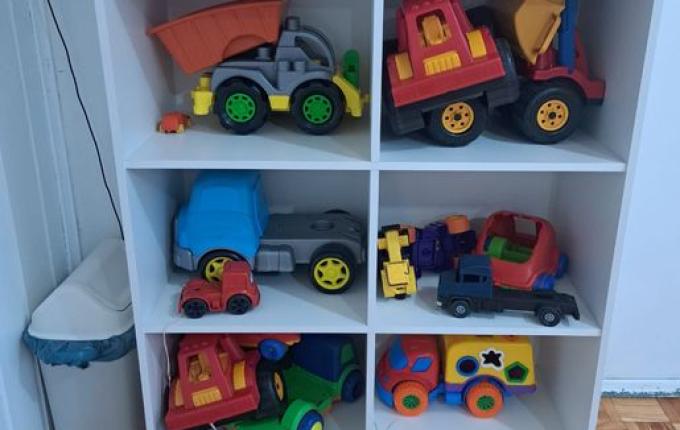 Secretaria de educação adquire móveis para escolas