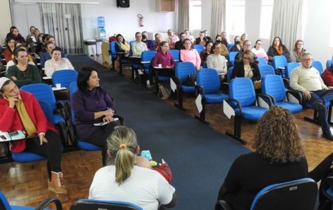 “Autismo” é tema de capacitação na rede municipal