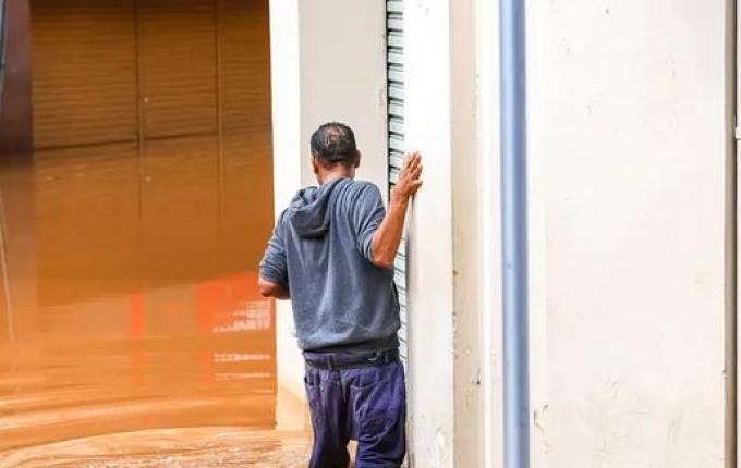 Mortes por leptospirose chegam a 13 no Rio Grande do Sul