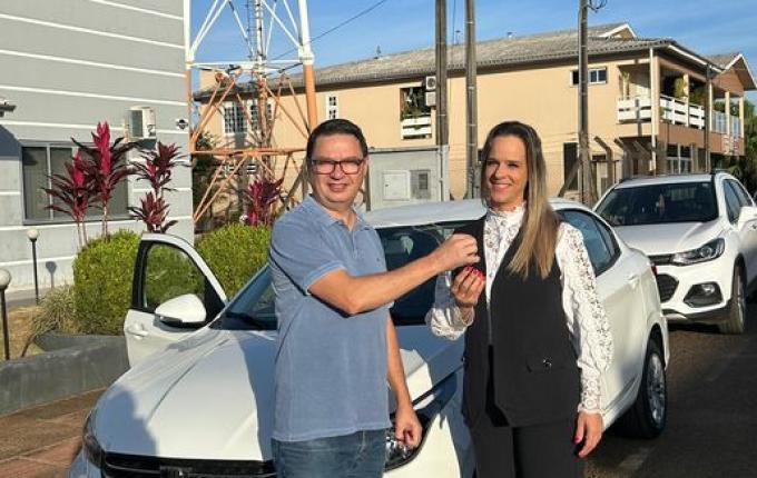 Saúde de Belmonte recebe carro para transporte de pacientes