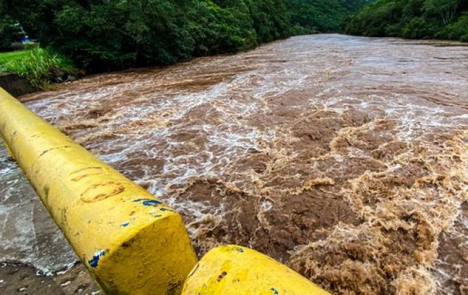 SC tem alerta para chuva volumosa ‘a qualquer hora’; veja situação por região
