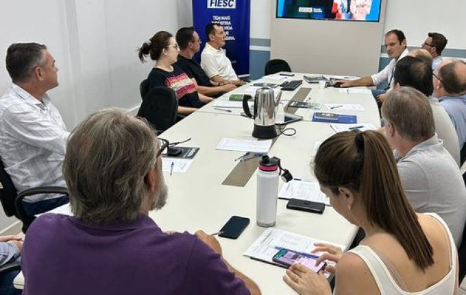 Fiesc apresenta projeto para formação de mão de obra na construção civil