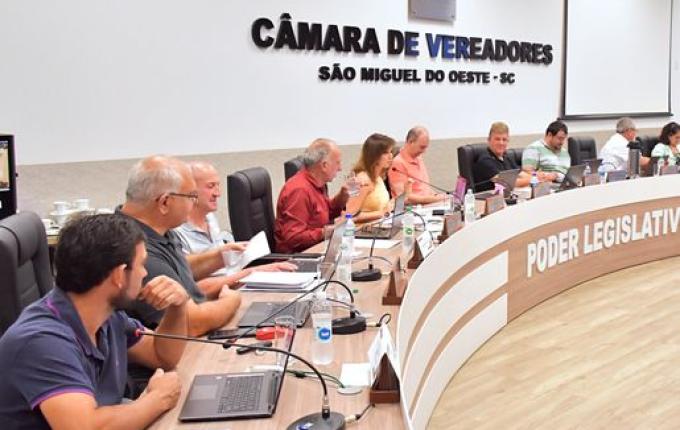 Câmara aprova declaração de utilidade pública ao Leo Clube São Miguel do Oeste Universidade