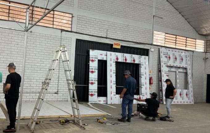 Empresas começam montagem dos estandes internos da Faismo 2024
