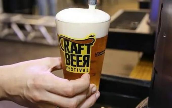 Cerveja “de maconha” proibida na Oktoberfest será vendida em festival em Balneário Camboriú