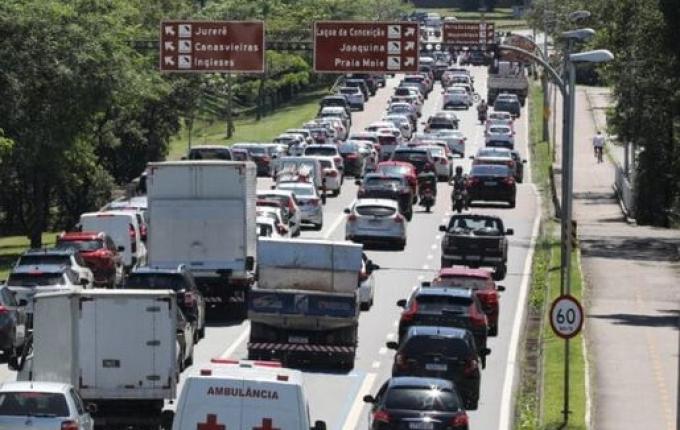 Alta velocidade é responsável por mais de 40% das multas de trânsito em SC