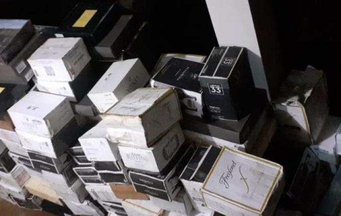 Após denúncia, Polícia Militar apreende 420 garrafas de vinho argentino