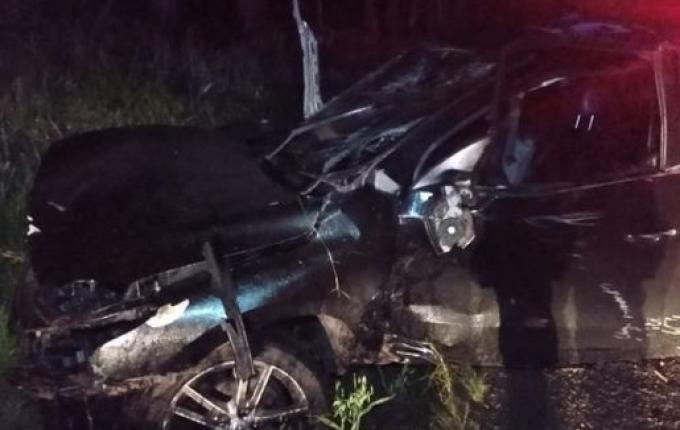 Dois morrem em capotamento de veículo após fuga da PRF na BR 158