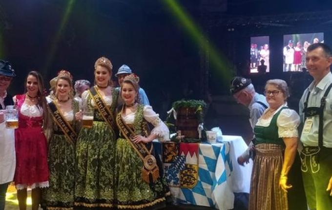 Linha Presidente Becker abre a 44ª Oktoberfest