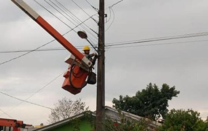 Prefeitura faz manutenção da iluminação pública em diversas ruas de Palma Sola
