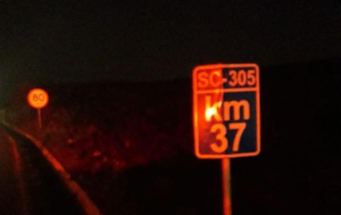 Colisão frontal deixa quatro feridos na SC-305