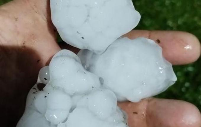 Temporal provoca destelhamentos e prejuízos na região