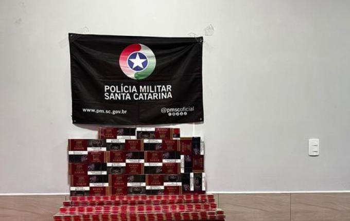 Casal é flagrado com mais de 800 maços de cigarros em ônibus interestadual