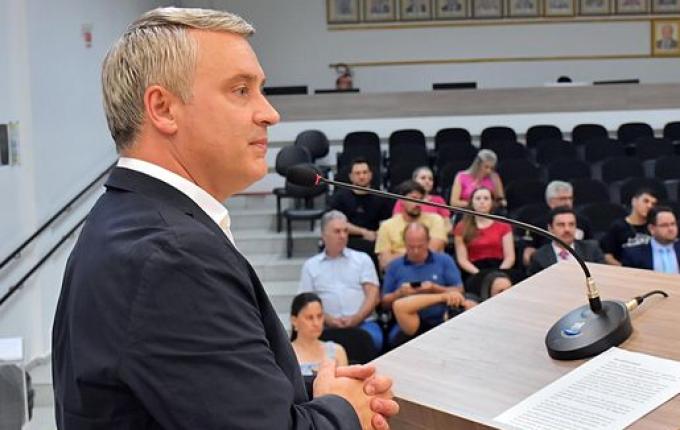 Zanardi destaca investimentos e defende cidade modelo em discurso na Câmara