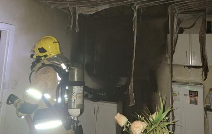 Moradores tentam conter princípio de incêndio com mangueira de jardim em SJCedro