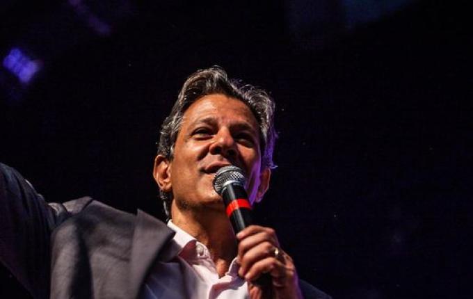 Cotado para a Fazenda, Haddad se reúne com ministro Paulo Guedes em Brasília