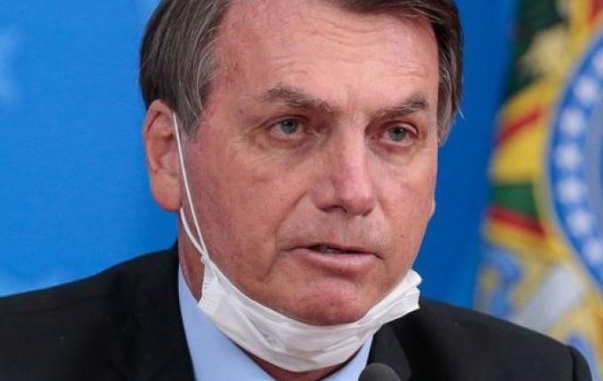 Presidente Jair Bolsonaro testa positivo para Covid-19