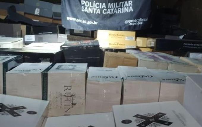 Polícia apreende carga de vinho argentino avaliada em R$ 2 milhões em Dionísio Cerqueira