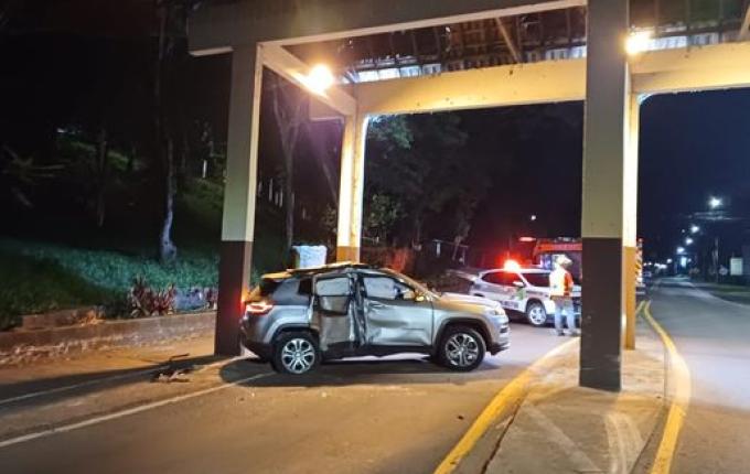 Colisão no pórtico de Itapiranga mobiliza forças de segurança